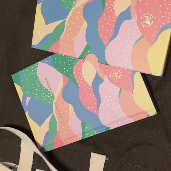 100 Days Of Happiness - Colorful Planner Gift Set - Picture 2 of 6